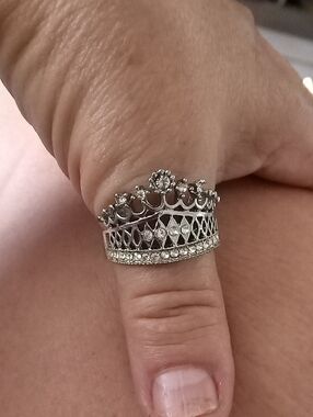 Vintage Silver-Tone Crown Ring with Clear Stones